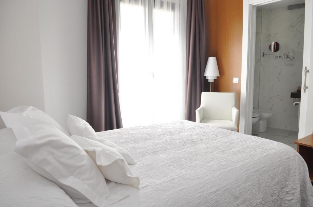 Toral Hotel León Pokój zdjęcie